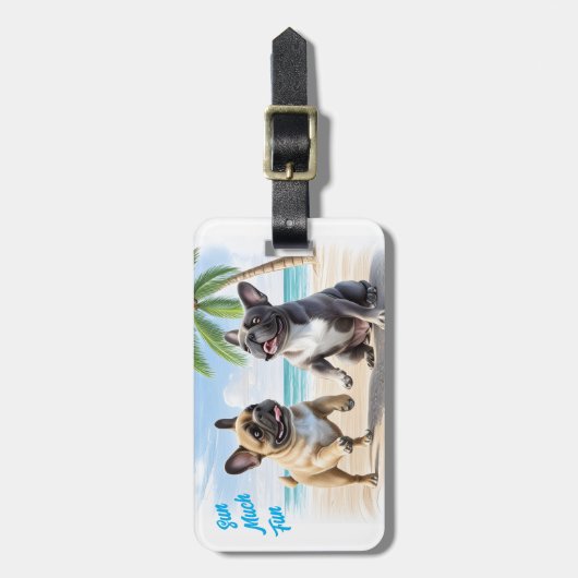 Französische Bulldoggen am Strand in Urlaub Gepäckanhänger (Vorderseite vertikal)