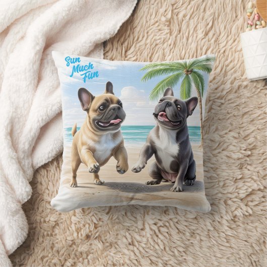 Französische Bulldoggen am Strand in Urlaub Kissen (Decke)