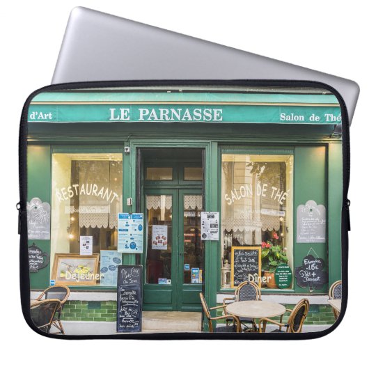Französische Cafés: Versailles gemütliche Szene. Laptopschutzhülle (Vorderseite)