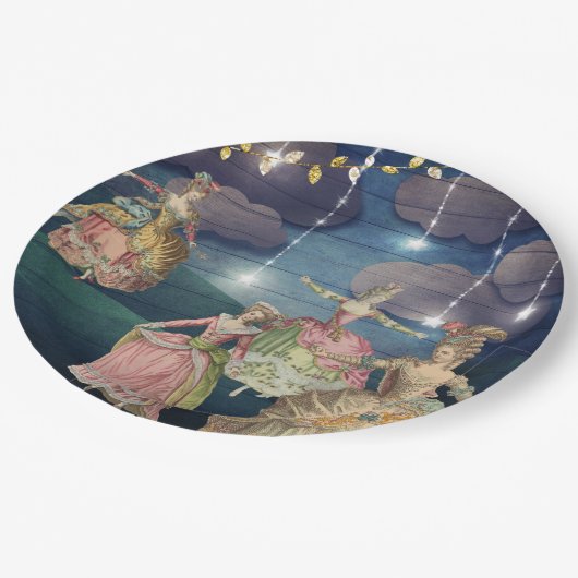 Französische Royals, die unter die funkelnden Pappteller (Schrägansicht)