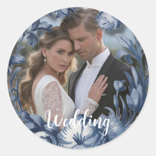 Französische Vintage-Toile-Blumenhochzeit in Blau Runder Aufkleber