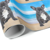 Französischer Bulldog am Strand Geschenkpapier (Rolleneckpunkt)