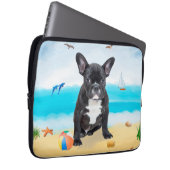 Französischer Bulldog am Strand Laptopschutzhülle (Vorne Rechts)