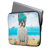 Französischer Bulldog am Strand Laptopschutzhülle (Vorderseite Links)