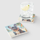 Französischer Bulldog am Strand, Sommergeschenk fü Steinuntersetzer (Seitenansicht)
