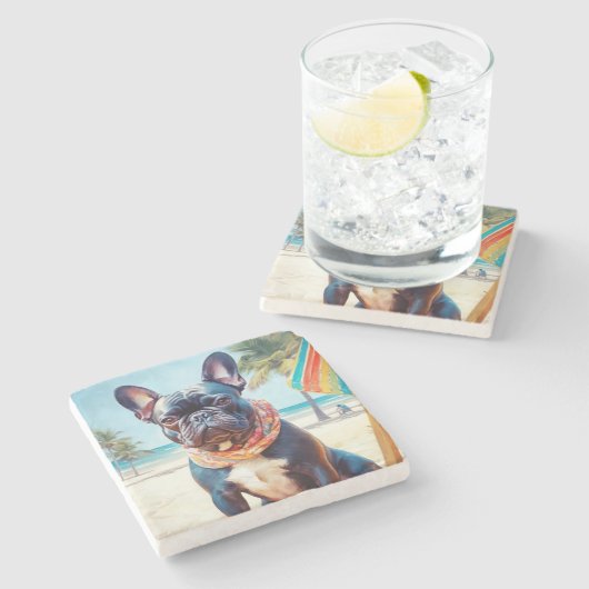 Französischer Bulldog am Strand, Sommergeschenk fü Steinuntersetzer (Seitenansicht)
