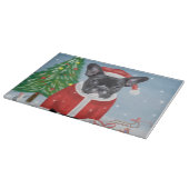 Französischer Bulldog im Schnee mit Weihnachtsgesc Schneidebrett (Ecke)