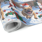 Französischer Bulldog im Schnee mit Weihnachtsmütz Geschenkpapier (Rolleneckpunkt)