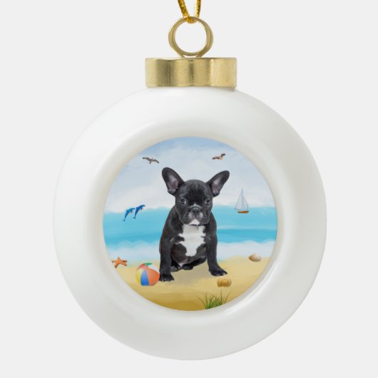 Französischer Bulldog in Beach Keramik Kugel-Ornament (Vorderseite)