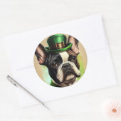 Französischer Bulldog in St. Patrick's Day Dress Runder Aufkleber (Umschlag)