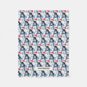 Französischer Bulldog in Weihnachtsmannmütze oder  Fleecedecke