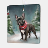 Französischer Bulldog zu Weihnachten im Schnee Keramikornament (Links)