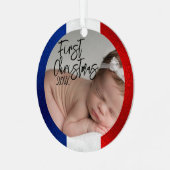 Französisches Baby's First Christmas Ornament Aus Metall (Vorderseite links)
