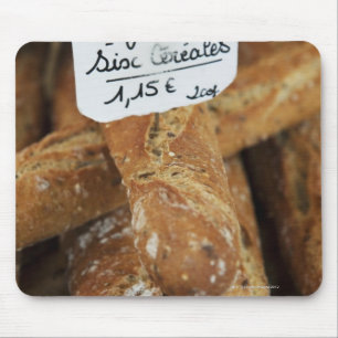 Französisches Brot an einem Markt Mousepad