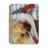 Französisches Frühstück mit Croissant Magnet (Vertikal)