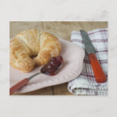 Französisches Frühstück mit Croissant Postkarte (Vorderseite)