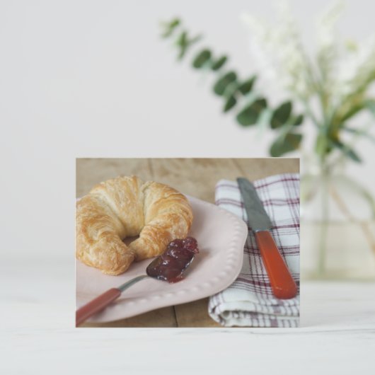 Französisches Frühstück mit Croissant Postkarte (Stehend Vorderseite)