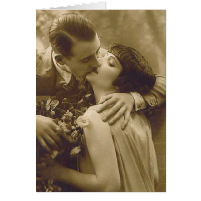Französisches Paar küsst Karte (Vorne)