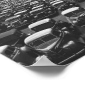 Frau am Kamin B&W Poster (Ecke)