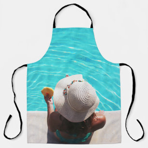 Frau am Pool Schürze