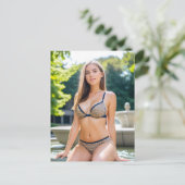 Frau am Springbrunnen Postkarte (Stehend Vorderseite)