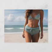 Frau am Strand Postkarte (Vorderseite)