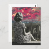 Frau an der Spitze der City Pink Clouds Postkarte (Vorne/Hinten)