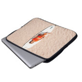 Frau auf dem Surfbrett Laptopschutzhülle (Vorne Knopf)