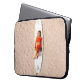 Frau auf dem Surfbrett Laptopschutzhülle (Vorderseite Links)