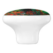 Frau auf der schönen grünen Wiese Keramikknauf (Seitenansicht)