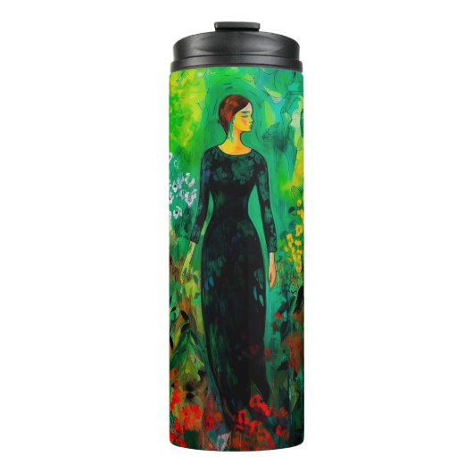 Frau auf der schönen grünen Wiese Thermosbecher (Vorderseite)