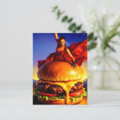 Frau auf einem Cheeseburger Postkarte (Stehend Vorderseite)
