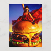 Frau auf einem Cheeseburger Postkarte (Vorderseite)
