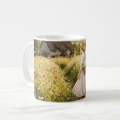 Frau auf einem Weizenfeld Kaffeetasse (Vorderseite Links)