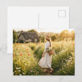 Frau auf einem Weizenfeld Postkarte (Vorne/Hinten)