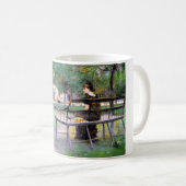 Frau auf einer Bank (von Edwin Austin Abbey) Kaffeetasse (VorderseiteRechts)