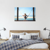 Frau auf einer Hängematte in einem kleinen Hotel Leinwanddruck (Insitu (Schlafzimmer))