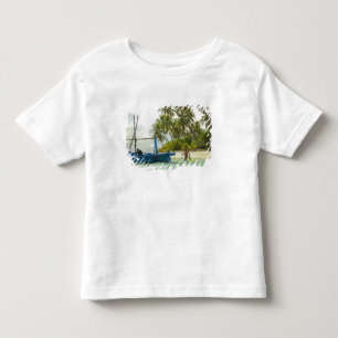 Frau auf kleinem traditionellen Fischerboot, Kleinkind T-shirt