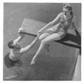 Frau auf Sprungbrett Fliese (Vorderseite)