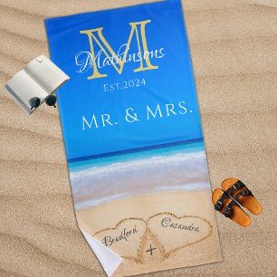 Frau Beach Wedding Hearts Sand Family Monogram Strandtuch