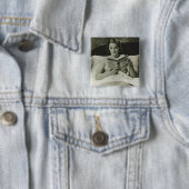 Frau beim Lesen eines Buches Button (Beispiel)