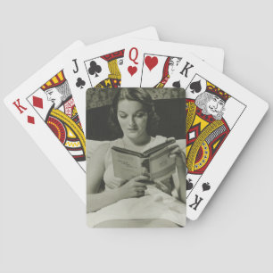 Frau beim Lesen eines Buches Spielkarten