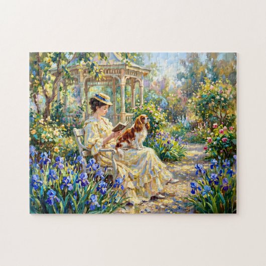 Frau beim Lesen im Garten mit Cavalier Spaniel Puzzle (Horizontal)
