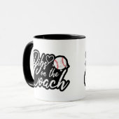Frau des Baseballtrainers hat Vorrang auf den Trai Tasse (Vorderseite Links)
