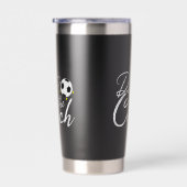 Frau des Fußballtrainers beansprucht den Trainer Thermobecher (Rechts)