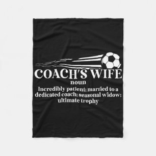 Frau des Fußballtrainers Definition Ehefrau eines Fleecedecke