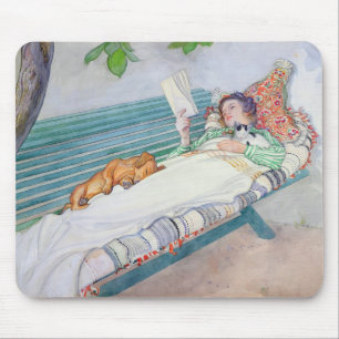 Frau, die auf einer Bank, 1913 liegt Mousepad