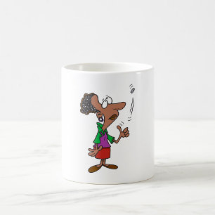 Frau, die eine Münze Drehe Kaffeetasse
