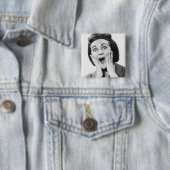 Frau, die Gesicht macht Button (Beispiel)