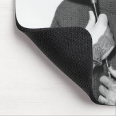 Frau, die Golfclub hält Mousepad (Ecke)